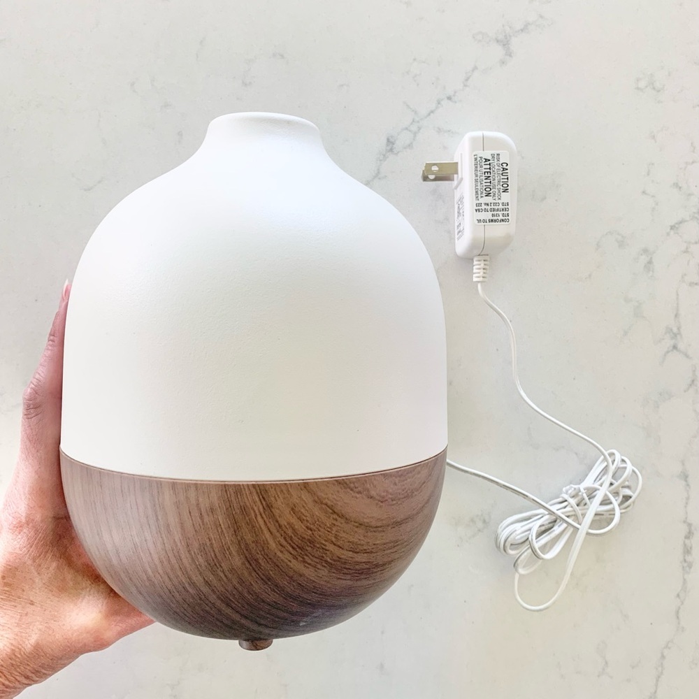 Project 62 Diffuser + 6 Diffuser Essential Oils - Picture 2 of 6